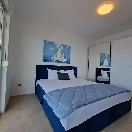 Big Panorama Villa, For 21 Person In Omis Ferienhaus *