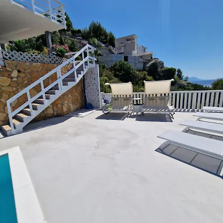 Emi Villa Newly Renovated Villa 20 People *