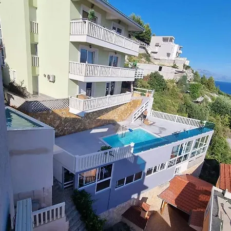 Big Panorama Villa, For 21 Person In Omis Holiday home Celina